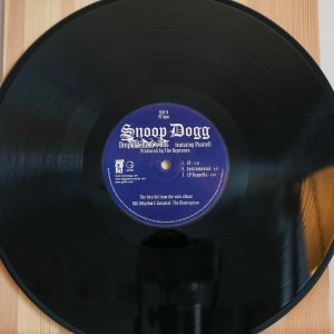 Snoop Dogg Featuring Pharrell Williams - Drop It Like It's Hot - Image 3