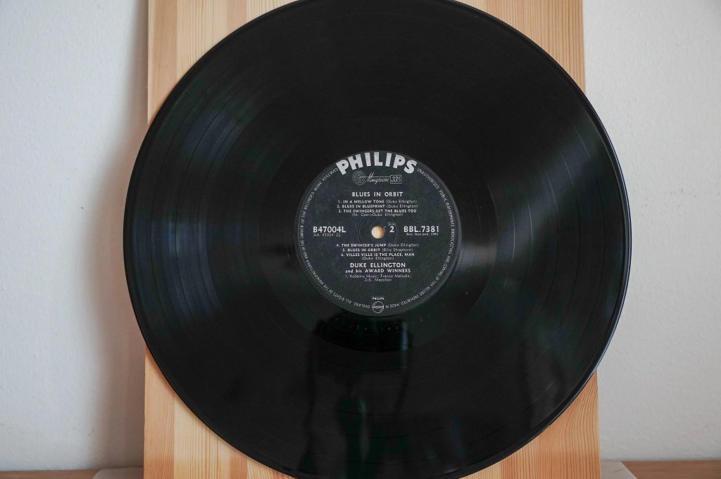 Duke Ellington - Blues In Orbit