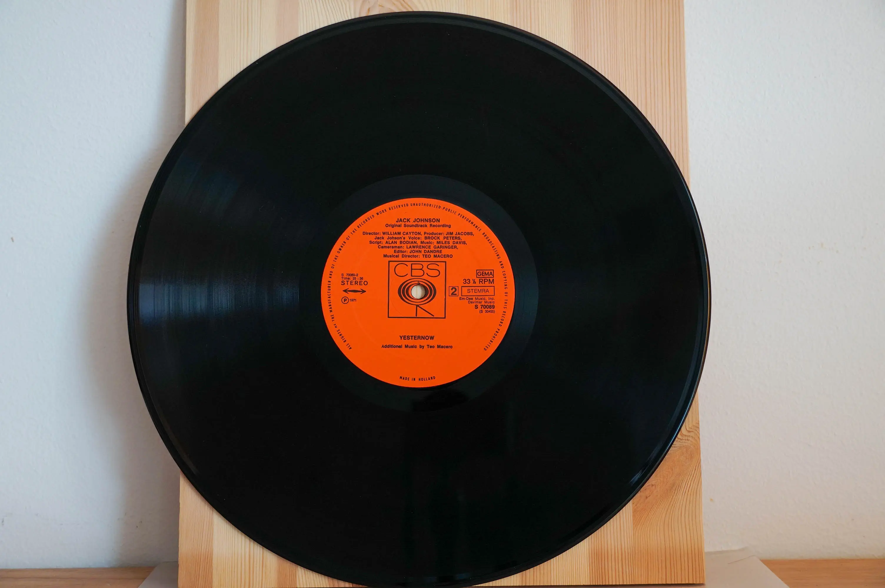 Miles Davis - Jack Johnson (Original Soundtrack Recording) - Image 3